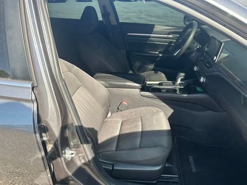 Used 2023 Nissan Altima 2.5 SV AWD/4WD image 17
