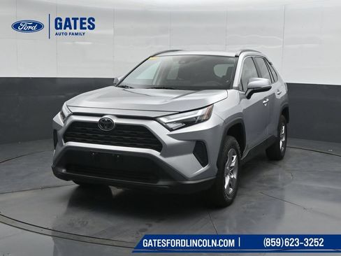 Used 2025 Toyota RAV4 XLE AWD/4WD image 6