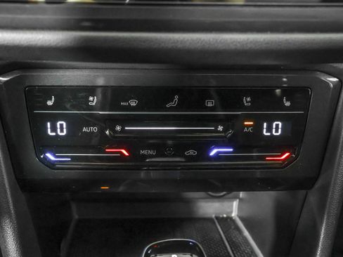 Used 2024 Volkswagen Tiguan SEL R-Line image 33