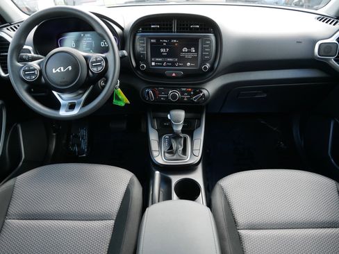 Used 2025 Kia Soul LX FWD image 10