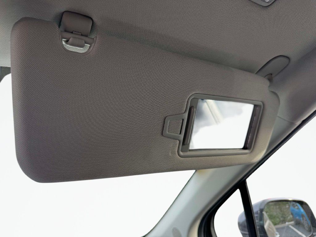 Used 2026 Kia Carnival LXS FWD image 30