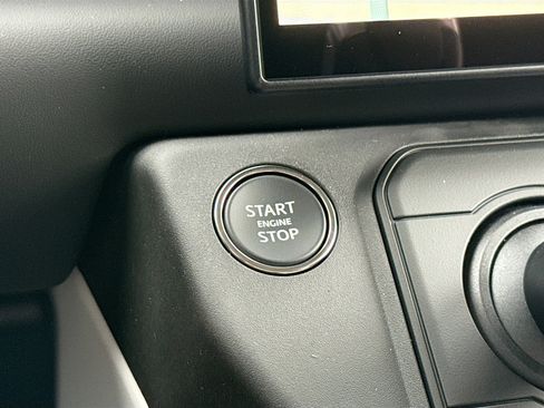 New 2026 Land Rover Defender 110 X-Dynamic SE AWD/4WD image 35