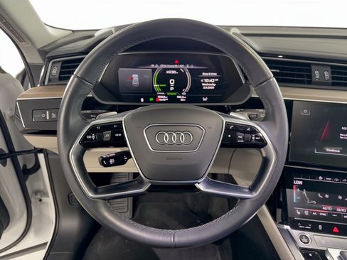Used 2024 Audi Q8 e-tron Premium Plus w/ Premium Plus Package AWD/4WD image 10