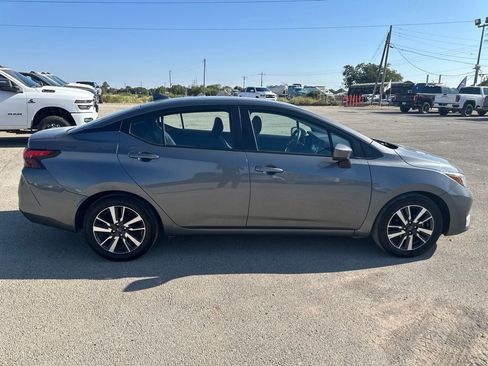 Used 2025 Nissan Versa SV FWD image 4