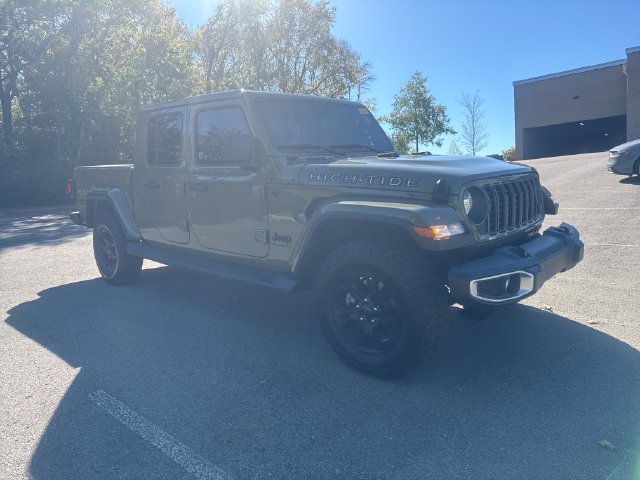 Used 2025 Jeep Gladiator Sport AWD/4WD image 6