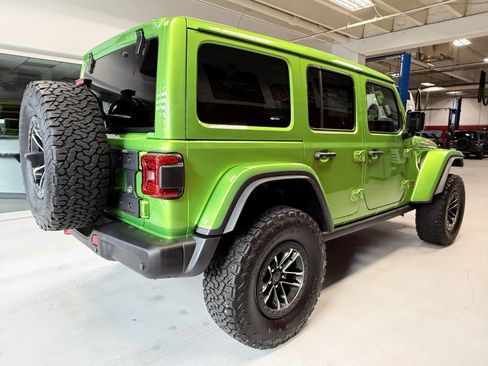 Certified 2025 Jeep Wrangler Unlimited Rubicon AWD/4WD image 10