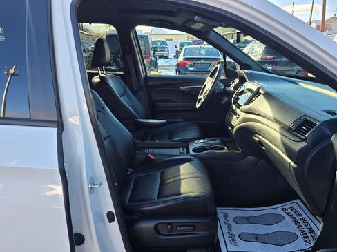 Used 2022 Honda Passport TrailSport image 17