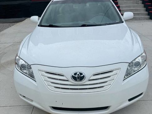 Used 2009 Toyota Camry LE image 1