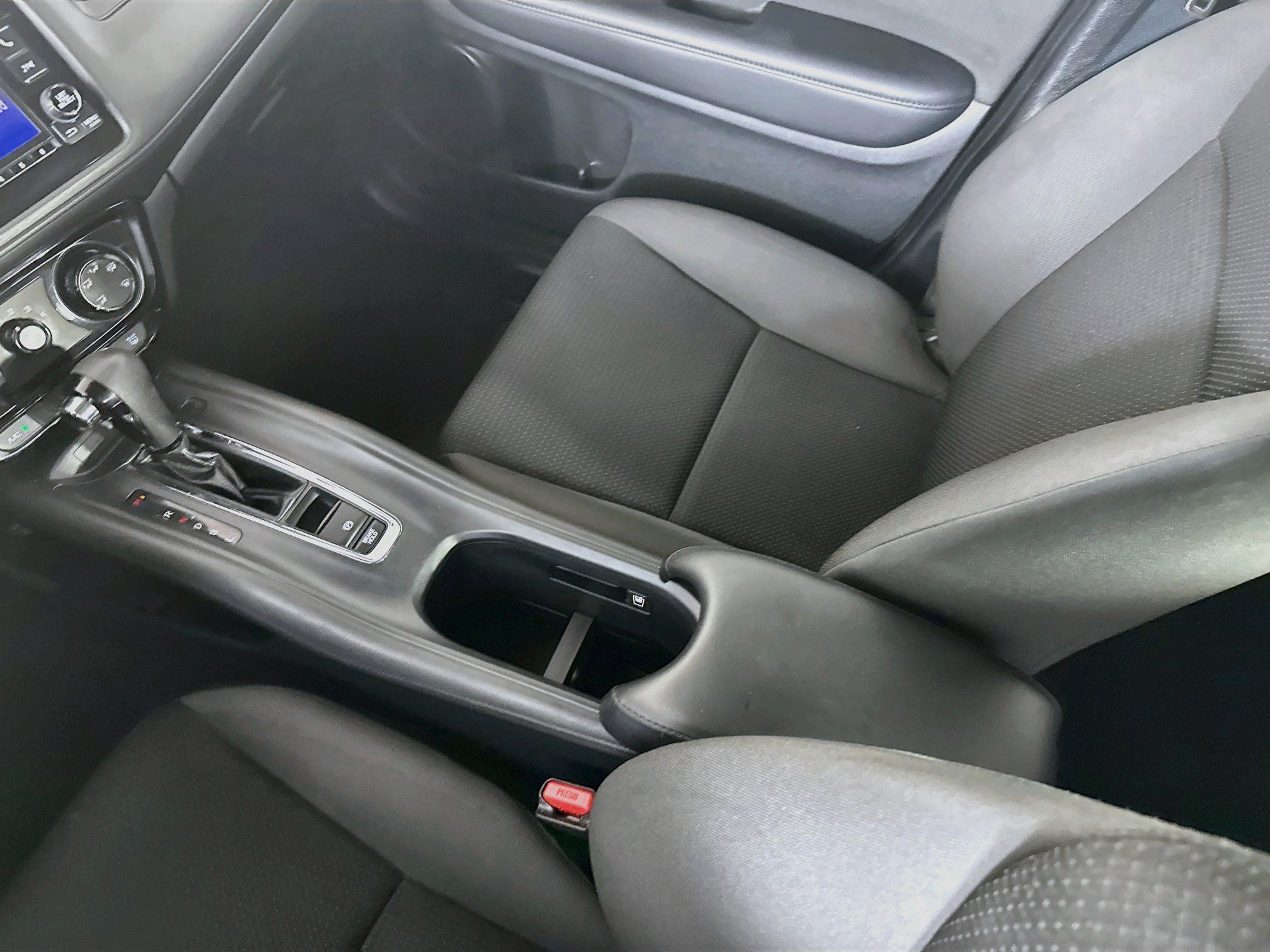 Used 2019 Honda HR-V LX image 26
