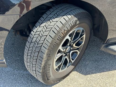 Used 2024 Ford Expedition XLT image 43