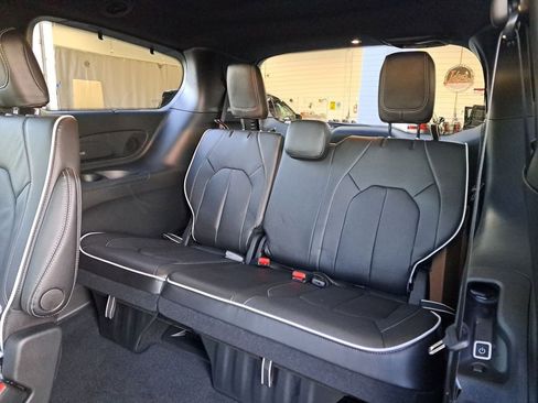 New 2026 Chrysler Pacifica Limited w/ Uconnect Theater Family Group image 13