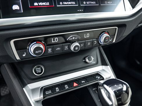 Certified 2023 Audi Q3 2.0T Premium w/ Convenience Package AWD/4WD image 9