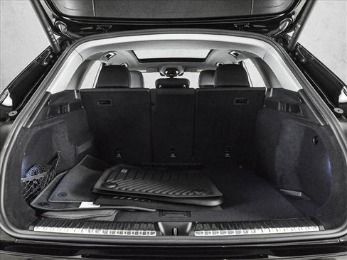 Certified 2025 Audi Q5 Premium w/ Convenience Package AWD/4WD image 6