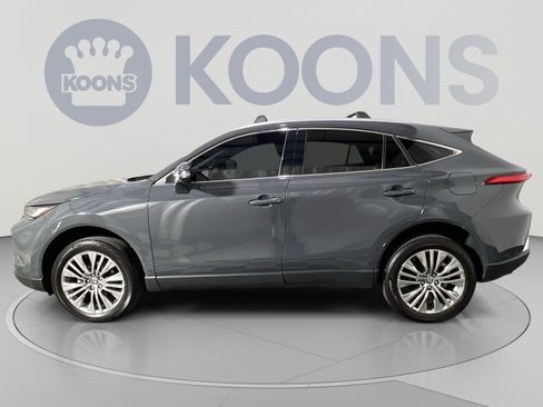 Used 2024 Toyota Venza XLE AWD/4WD image 2