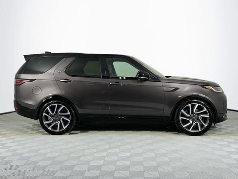Used 2025 Land Rover Discovery Dynamic SE AWD/4WD image 4