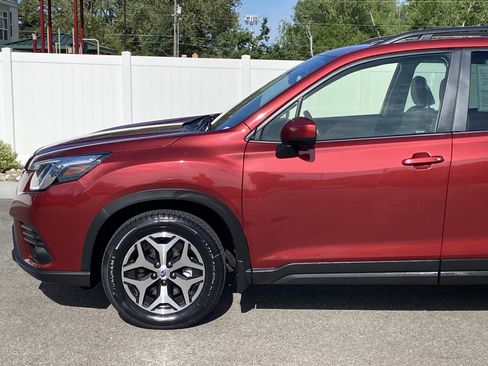 Certified 2022 Subaru Forester Premium AWD/4WD image 2
