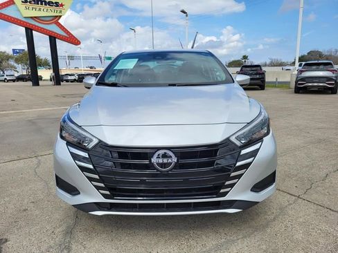 Used 2025 Nissan Versa SV image 18