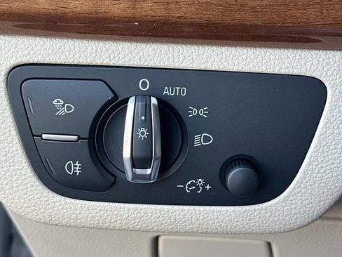 Used 2021 Audi Q5 2.0T Premium image 12