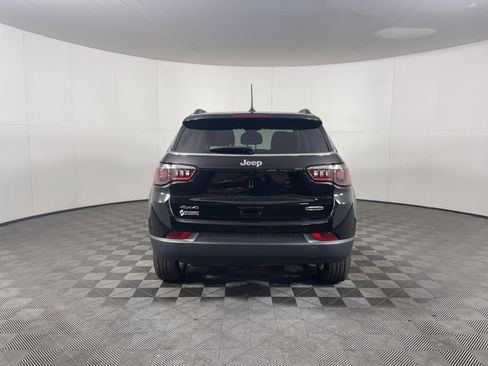 Used 2022 Jeep Compass Latitude image 4