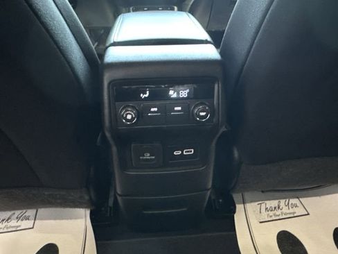 Certified 2022 GMC Acadia SLE w/ Driver Convenience Package image 20