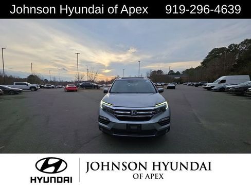 Used 2017 Honda Pilot Touring image 10