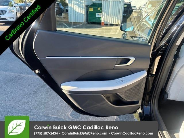 Used 2025 Hyundai Sonata SEL FWD image 30