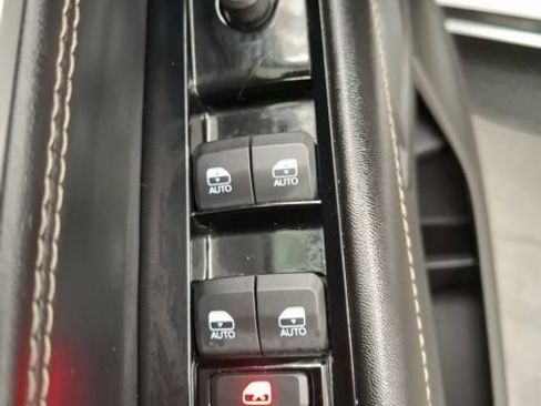 Used 2024 Jeep Wagoneer Series II w/ Flexible Seating Group RWD image 18