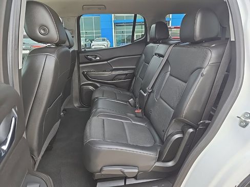 Used 2023 GMC Acadia SLT image 12