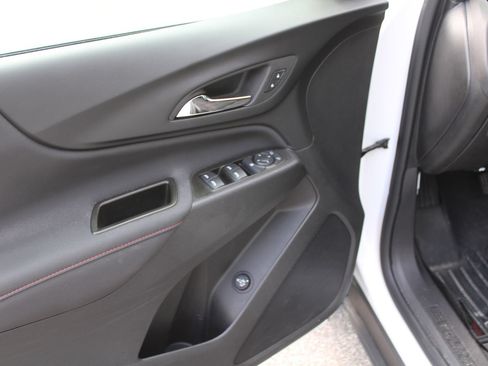Used 2023 Chevrolet Equinox RS FWD image 19