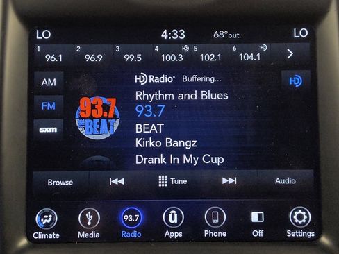 Used 2019 Chrysler 300 Touring w/ Sport Appearance Package image 25