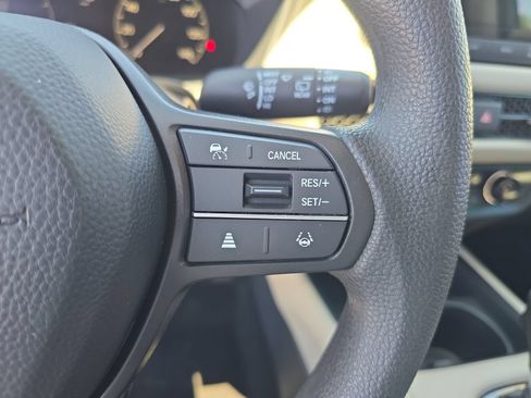 Used 2025 Honda HR-V LX image 22
