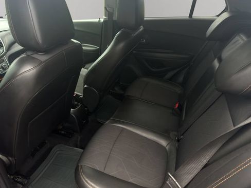 Used 2019 Chevrolet Trax LT w/ LT Convenience Package FWD image 15