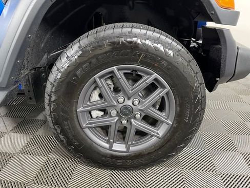 Used 2026 Jeep Wrangler Unlimited Sport AWD/4WD image 9