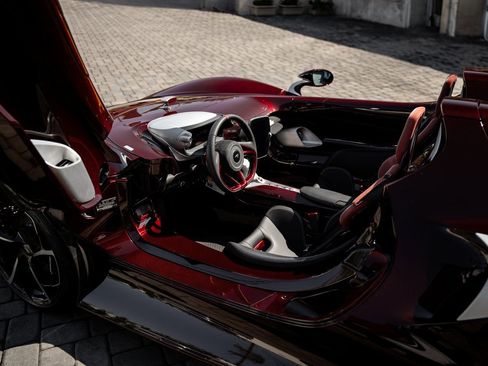 Used 2021 McLaren Elva RWD image 23