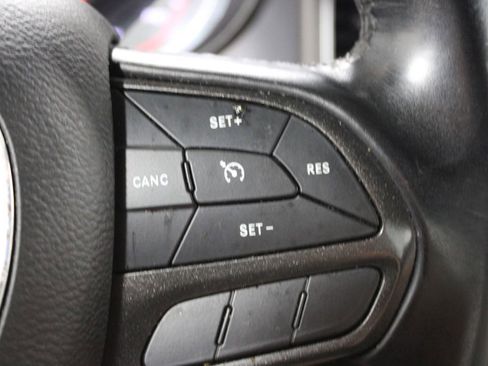 Used 2022 Dodge Charger SXT image 34