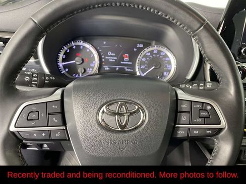 Used 2023 Toyota Highlander XLE AWD/4WD image 15