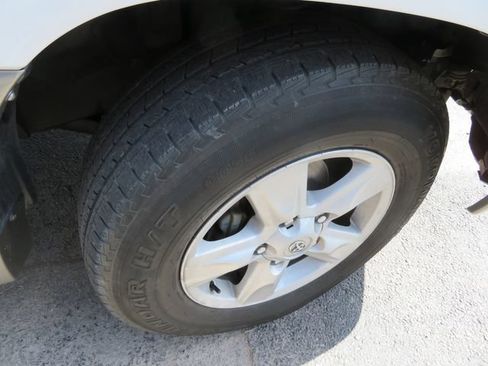 Used 2000 Toyota Land Cruiser AWD/4WD image 9