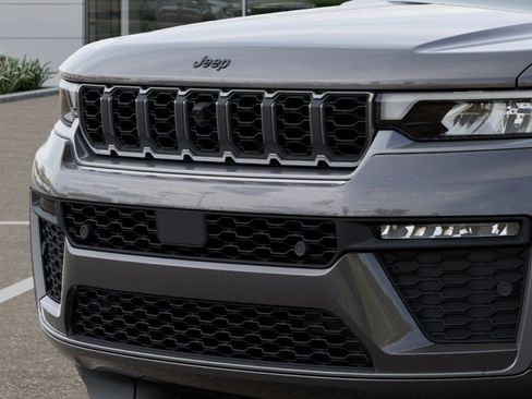 New 2026 Jeep Grand Cherokee Limited Reserve image 11