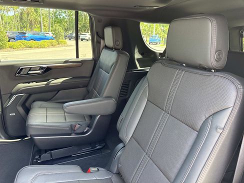 New 2026 Chevrolet Suburban High Country w/ Sun And Tow Package AWD/4WD image 11