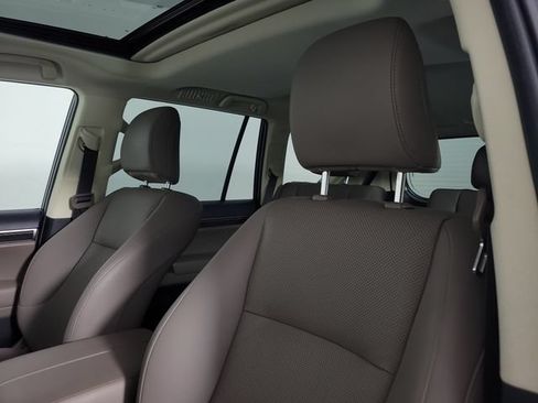 Used 2023 Lexus GX 460 Premium w/ Accessory Package AWD/4WD image 18