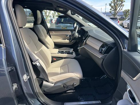 Certified 2026 Volvo XC90 B6 Core image 26