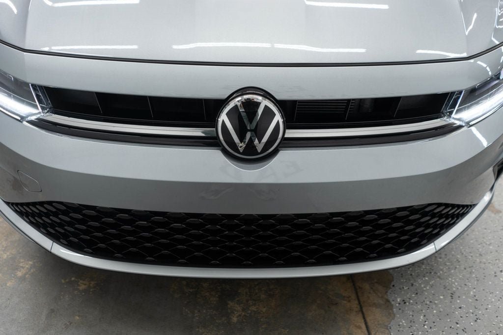 Used 2025 Volkswagen Jetta SE w/ Black Wheel Package FWD image 37