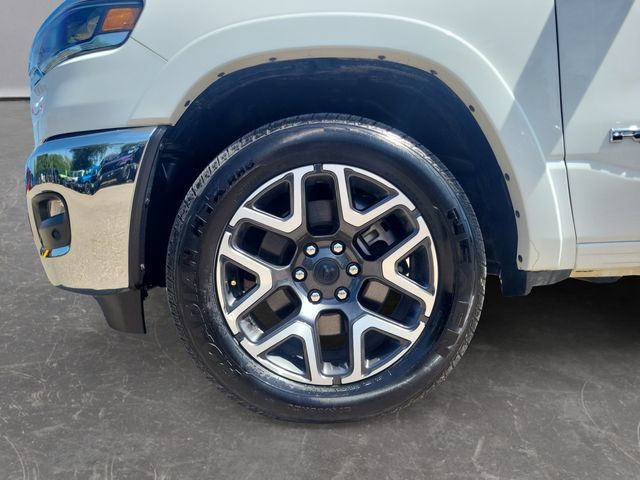 Used 2026 RAM 1500 Laramie AWD/4WD image 9