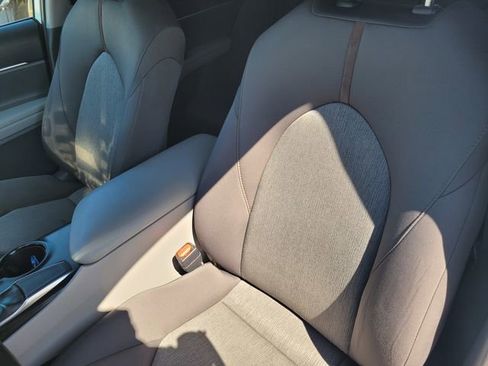 Used 2019 Toyota Camry LE w/ Convenience Package image 13