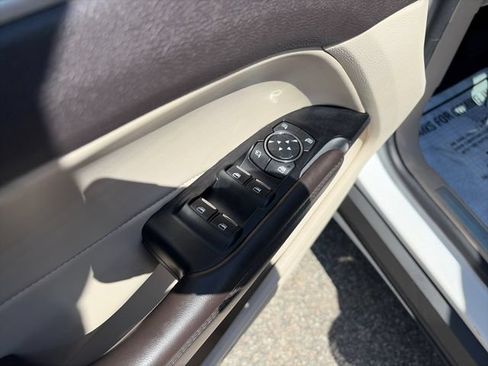 Used 2019 Lincoln MKC Reserve w/ MKC Climate Package AWD/4WD image 18