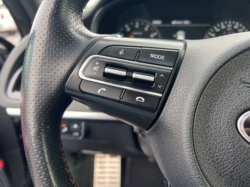 Used 2018 Kia Stinger GT2 image 13