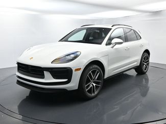 Certified 2024 Porsche Macan image 1