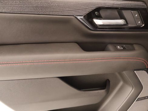 Used 2025 GMC Yukon AT4 Ultimate w/ LPO, Floor Liner Package AWD/4WD image 19