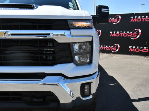 Used 2025 Chevrolet Silverado 2500 LT image 11
