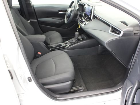 Used 2021 Toyota Corolla LE FWD image 33